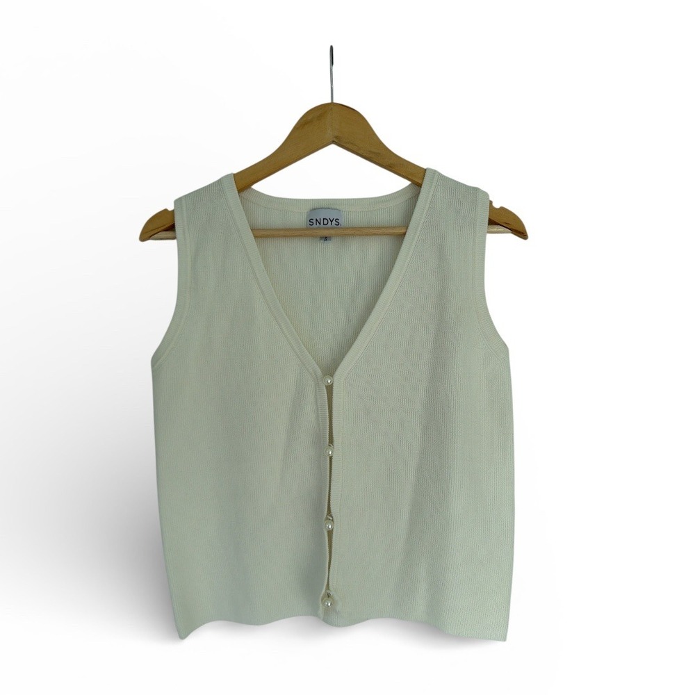 SNDYS Mountain White Knit Top Sweater Vest Pearl Buttons S Coquette Clean‎ Girl